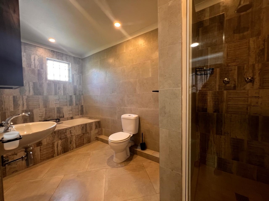 4 Bedroom Property for Sale in Cambridge West Eastern Cape
